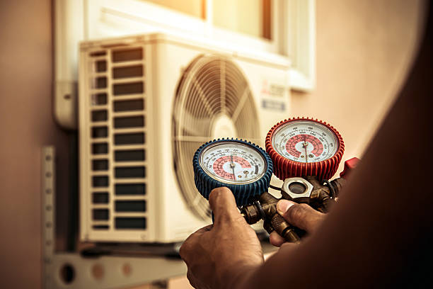 Professional Heat Pump Repair technician working in Oakland, SC